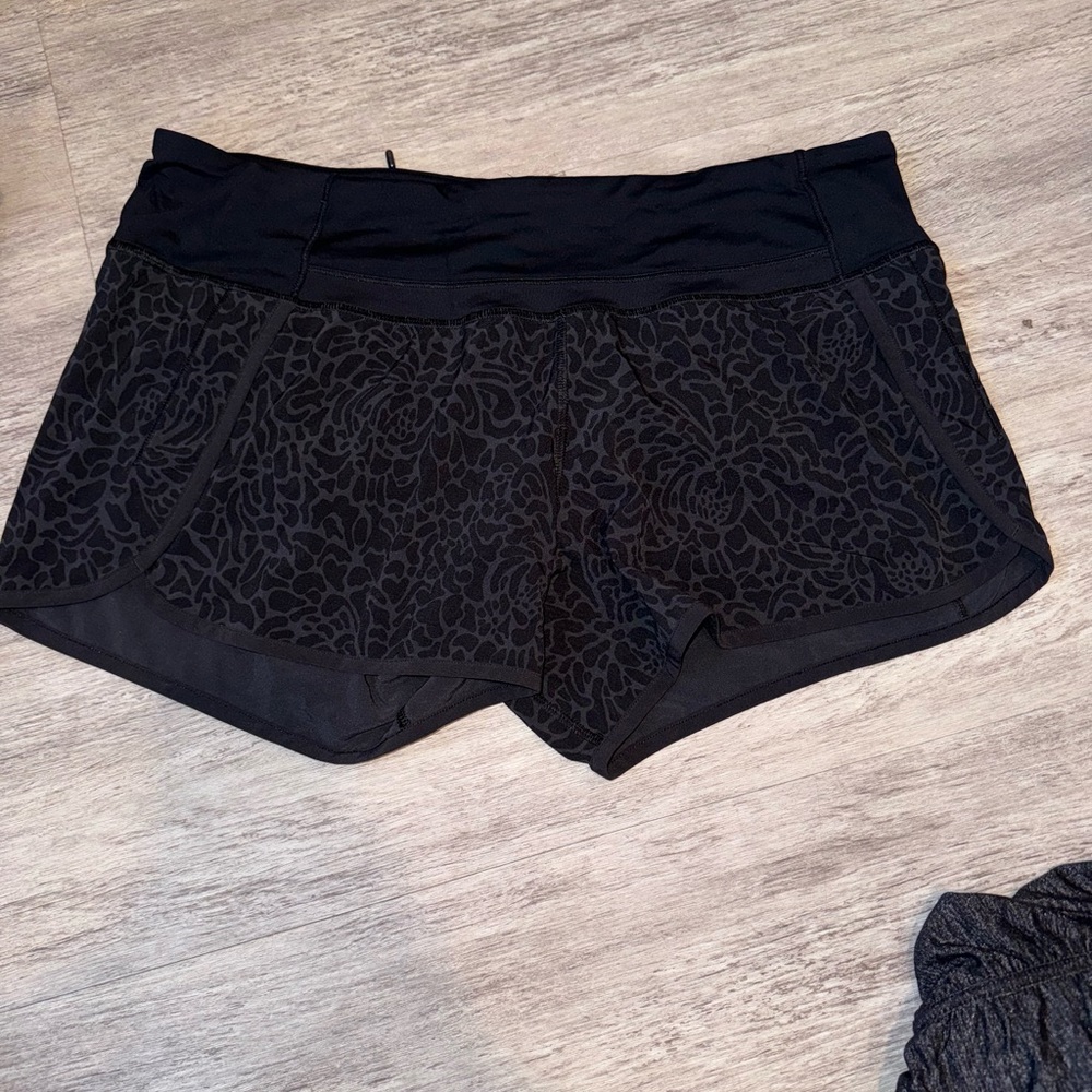 Lululemon speed up shorts 4”